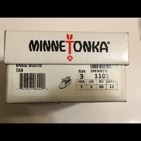 Minnetonka Baby Leather Moccasins - Picture 4 of 8